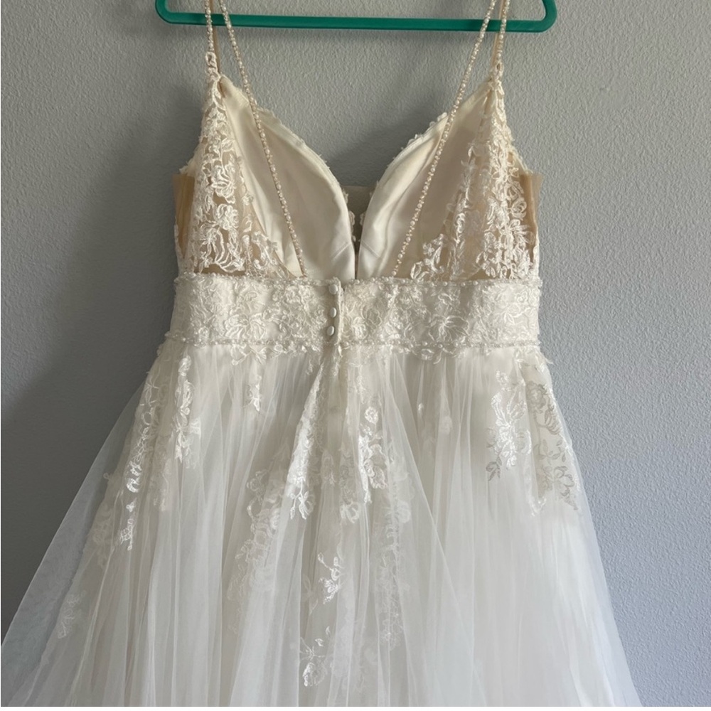 Stella York 6918 Princess Ballgown Wedding Dress - Picture 8 of 16